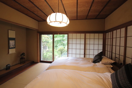 日本間のベッドルーム