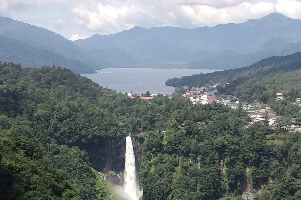 栃木県 日光国立公園<br>中禅寺湖と華厳の滝